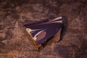 Mléčná lámaná čokoláda trio čokoláda do 150g